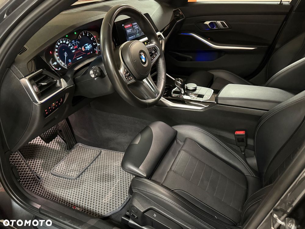 BMW Seria 3 330i Sport Line - 24