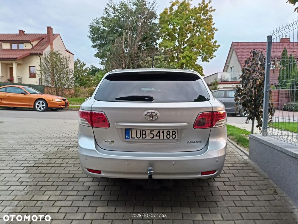 Toyota Avensis - 9