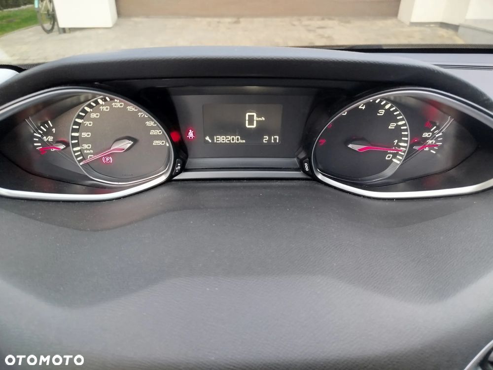 Peugeot 308 1.6 THP Allure - 12
