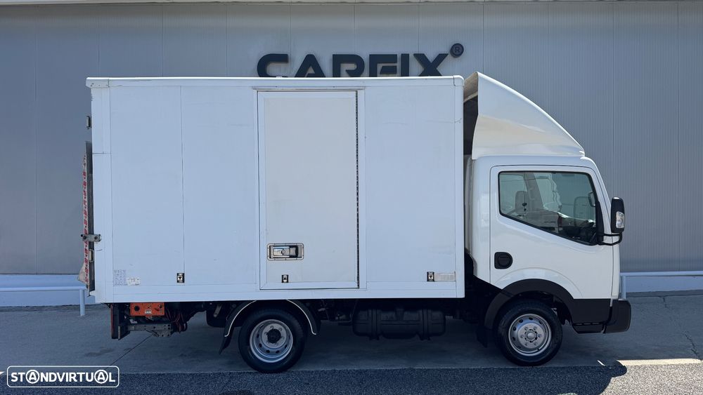 Nissan Cabstar C/ Plat. Elevatória NT 400 3.0 dCi - 12