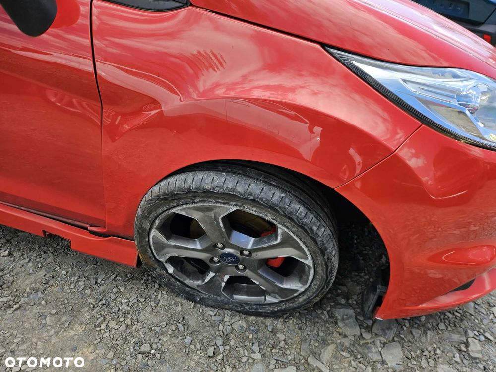 Ford Fiesta 1.6 EcoBoost ST - 14