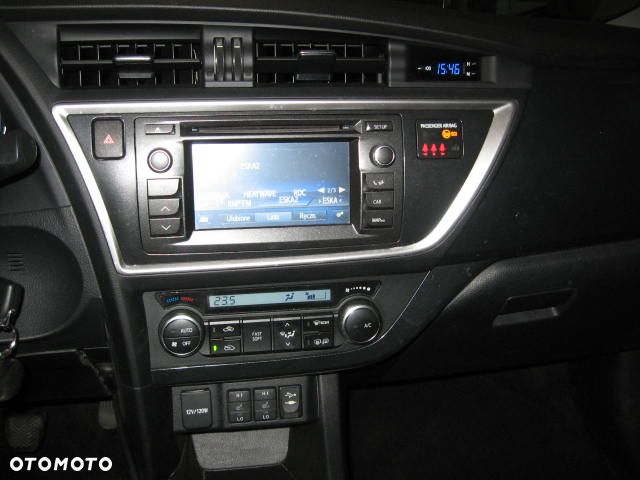 Toyota Auris 1.6 Premium - 11