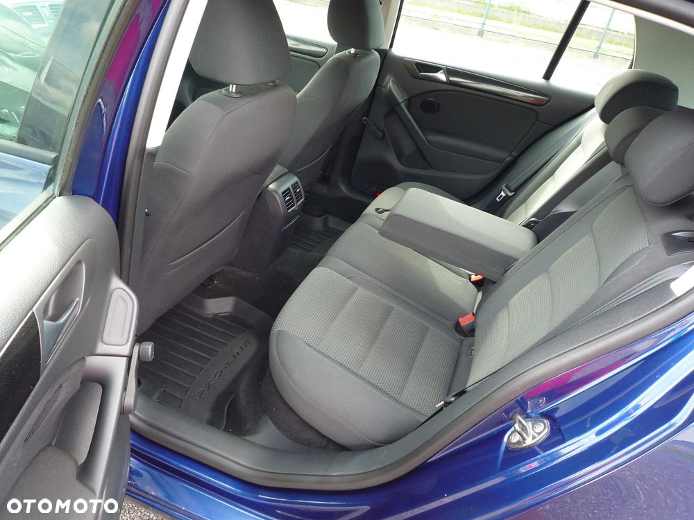 Volkswagen Golf 2.0 TDI Comfortline DSG - 14