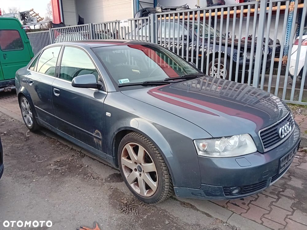 *AUDI A4 B6* Samochód na części - 2