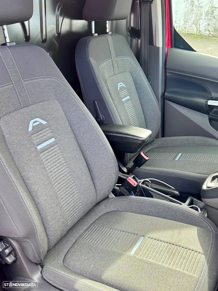 Ford Transit Connect Active - 19