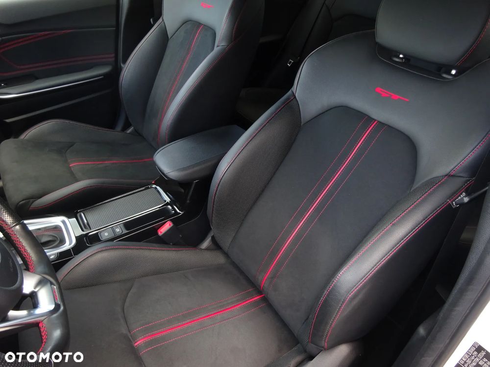 Kia ProCeed 1.6 T-GDI GT DCT - 16