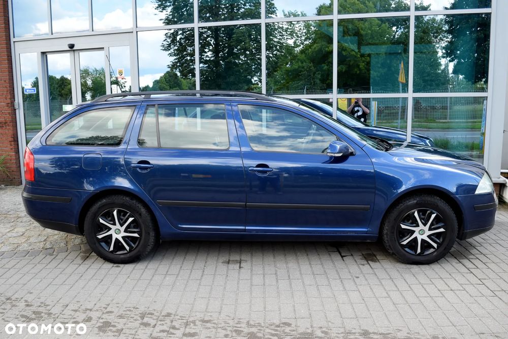 Skoda Octavia 1.6 FSI Ambiente - 14
