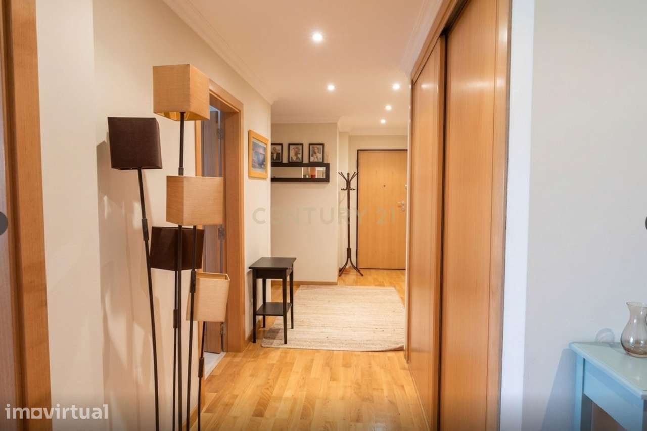 Fabuloso Apartamento  em Odivelas - 142m² com Vista Panorâmica - Grande imagem: 2/14