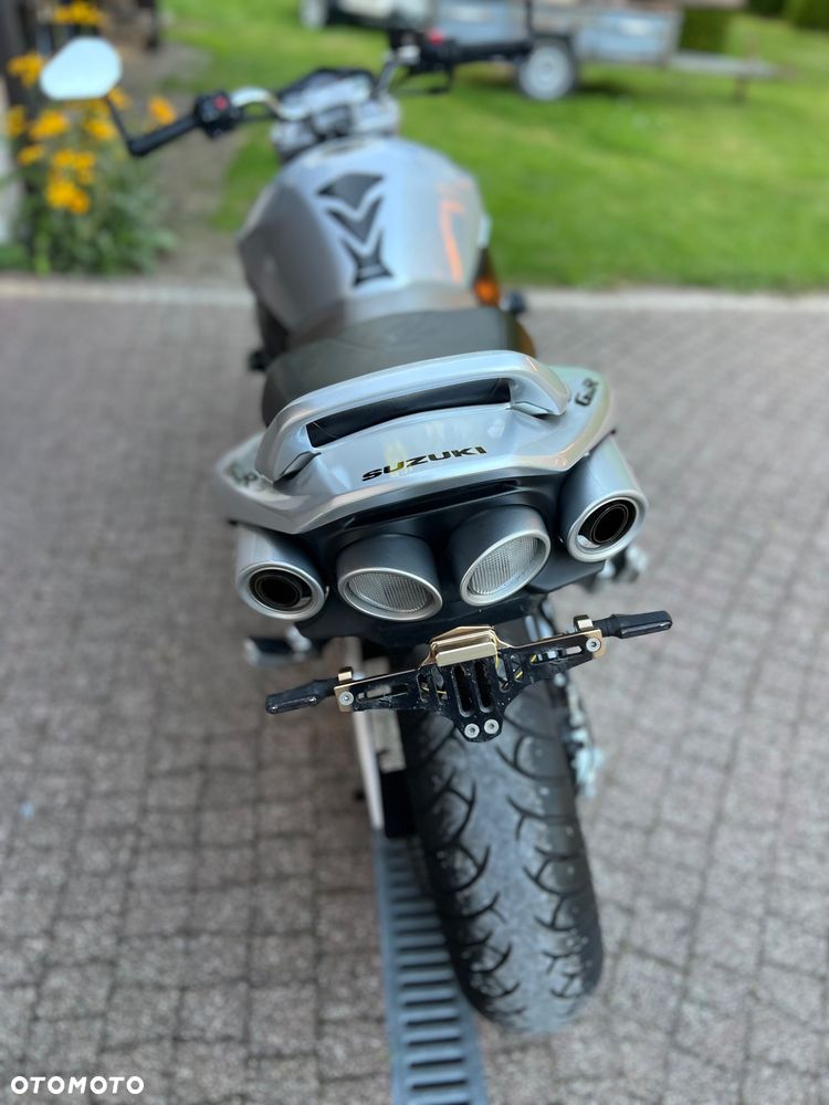 Suzuki GSR - 15