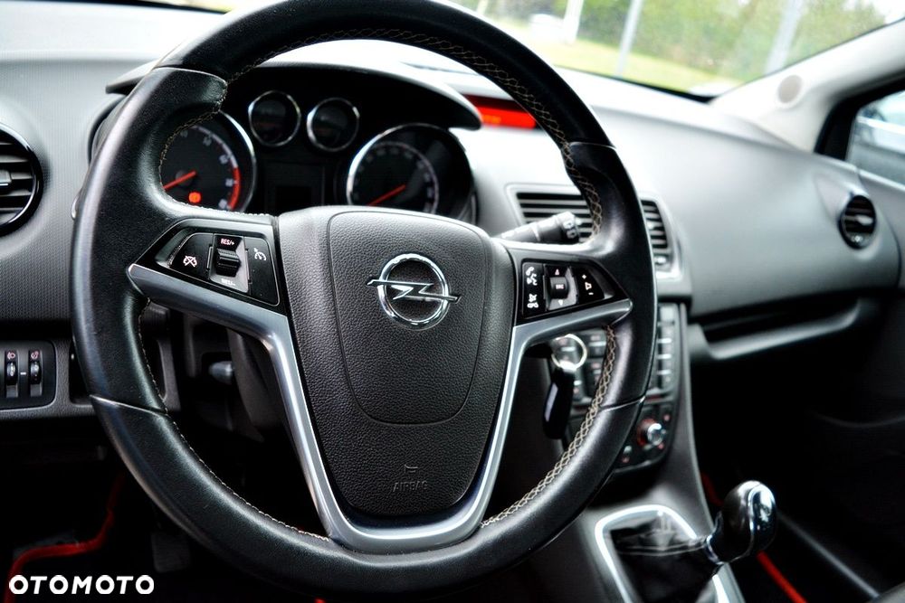 Opel Meriva 1.4 T Essentia S&S - 16