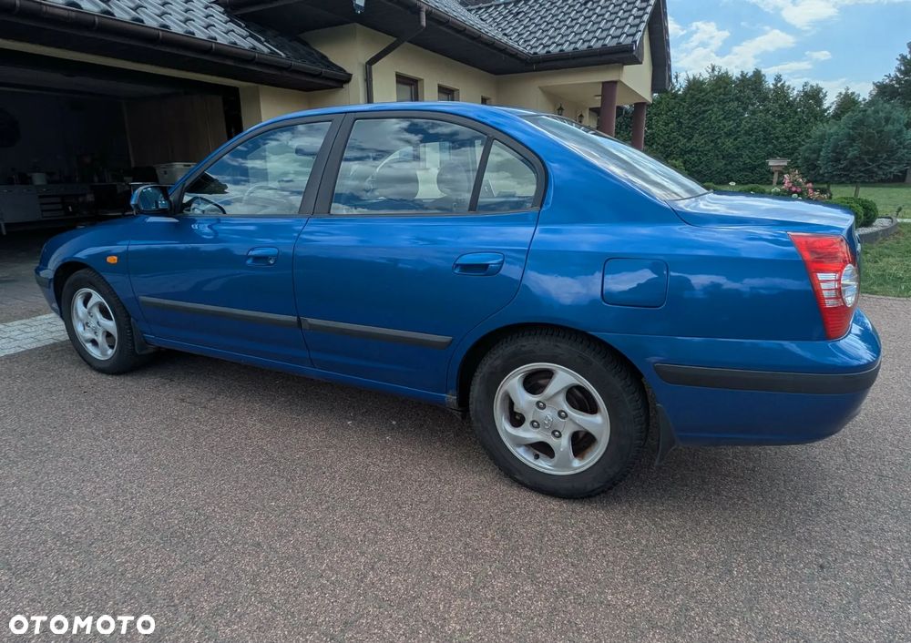 Hyundai Elantra 1.6 Comfort - 10