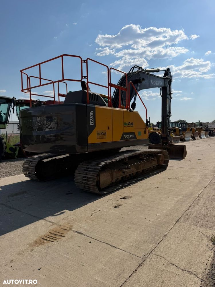 Volvo EC250EL Excavator - 9
