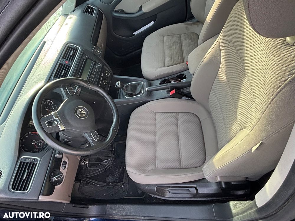 Volkswagen Jetta 1.4 TSI Comfortline - 12