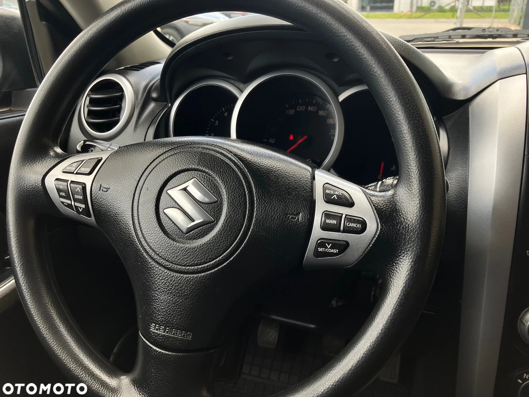 Suzuki Grand Vitara 1.9 DDiS Comfort - 19