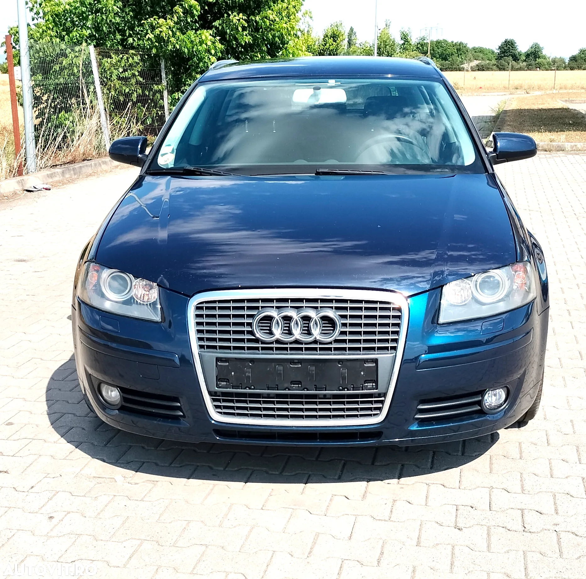 Audi A3 2.0 TDI Sportback DPF (DSG) S tronic Ambiente - 3
