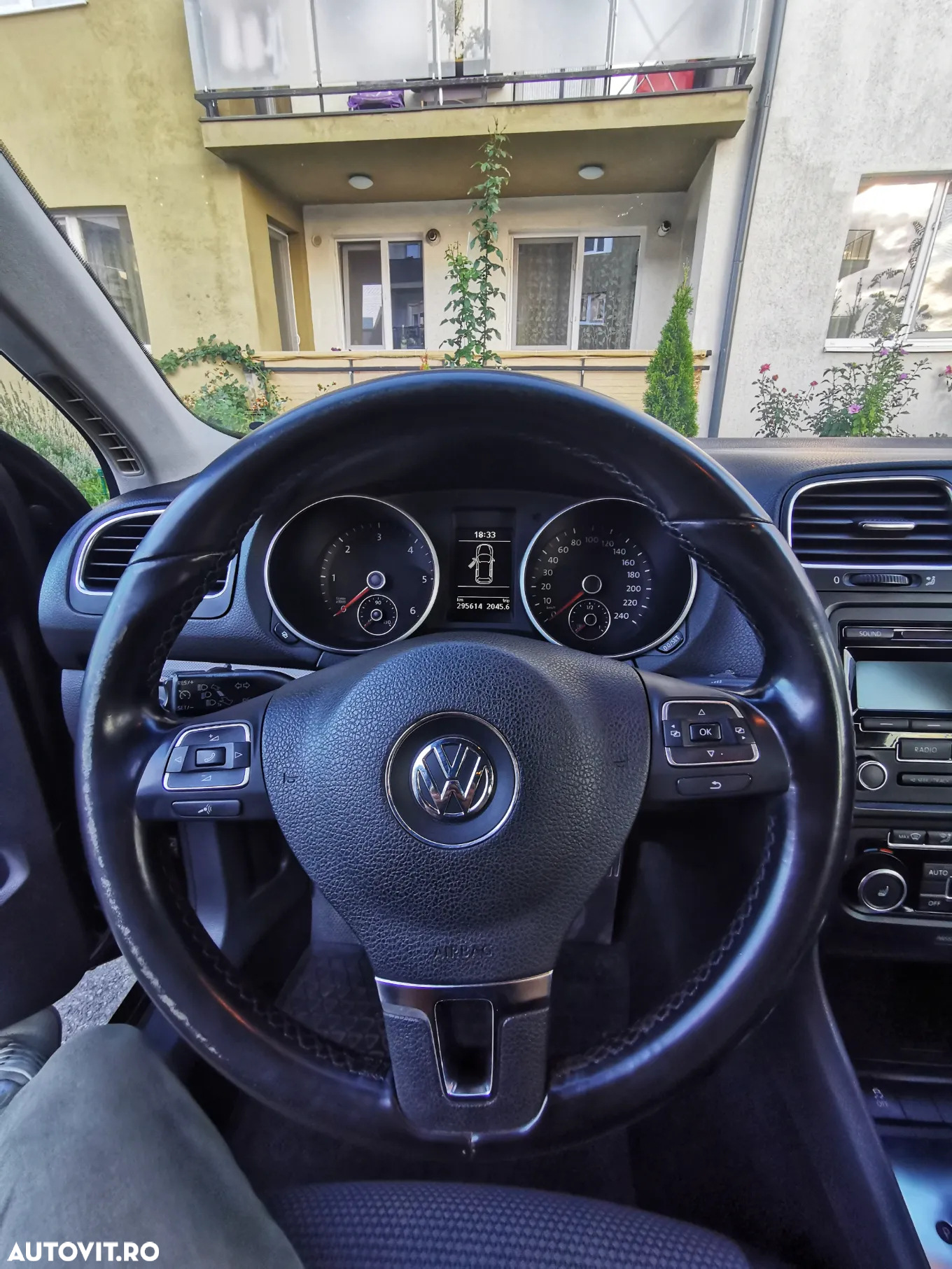 Volkswagen Golf 2.0 TDI Comfortline DSG - 5