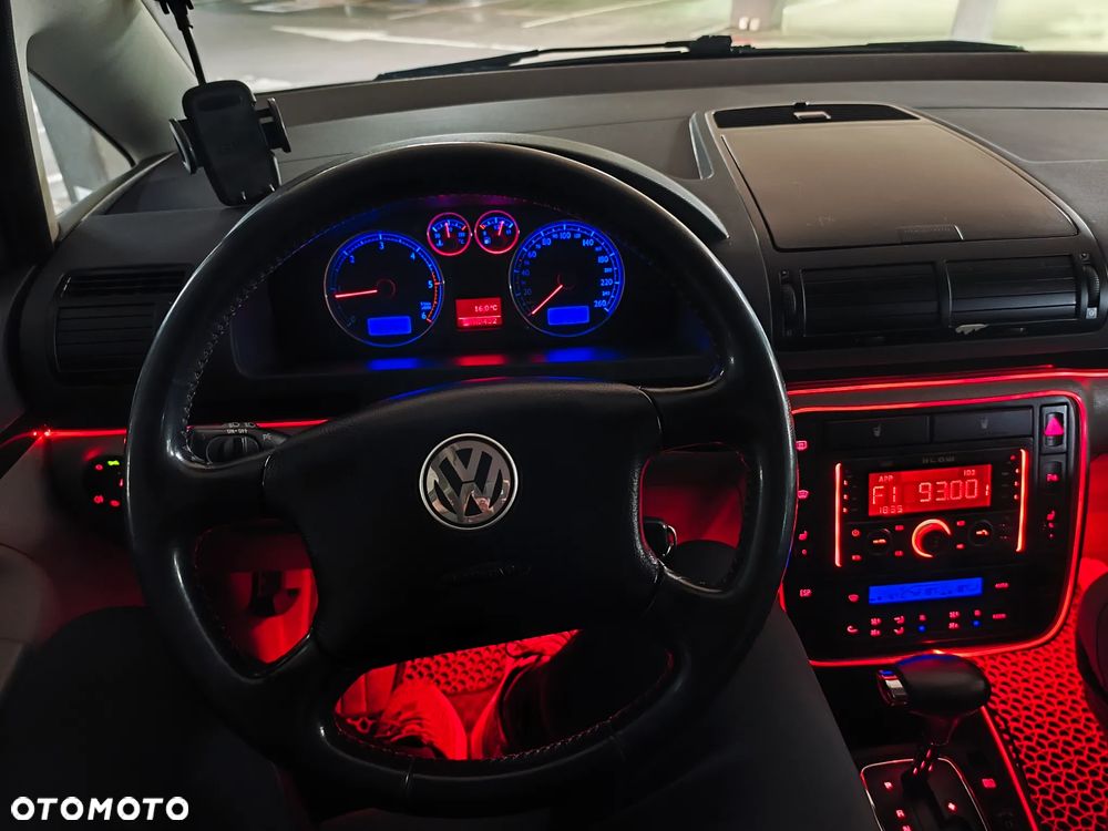 Volkswagen Sharan 1.9 TDI Automatik Exclusive Edition - 35