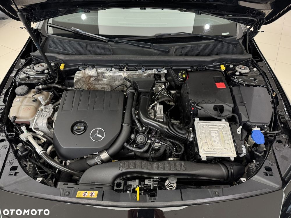 Mercedes-Benz CLA 200 Progressive 7G-DCT - 19