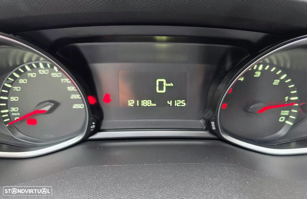 Peugeot 308 1.6 BlueHDi Style - 25