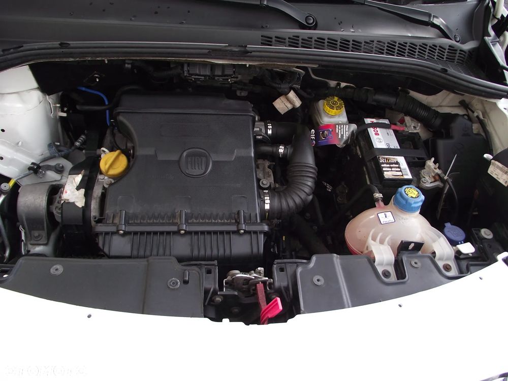 Fiat 500L 1.4 16V Lounge - 32