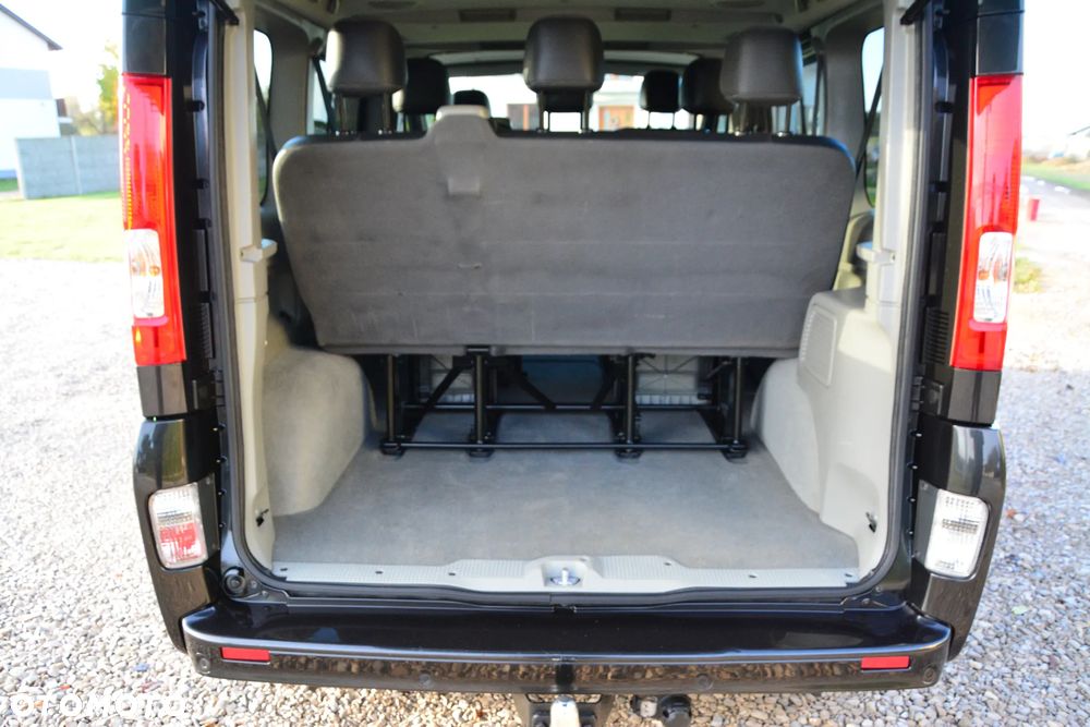 Renault Trafic FAP Grand Passenger Black Edition - 16