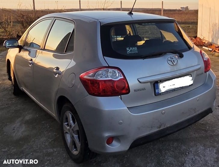 Toyota Auris 1.6 L Valvematic Unique - 2