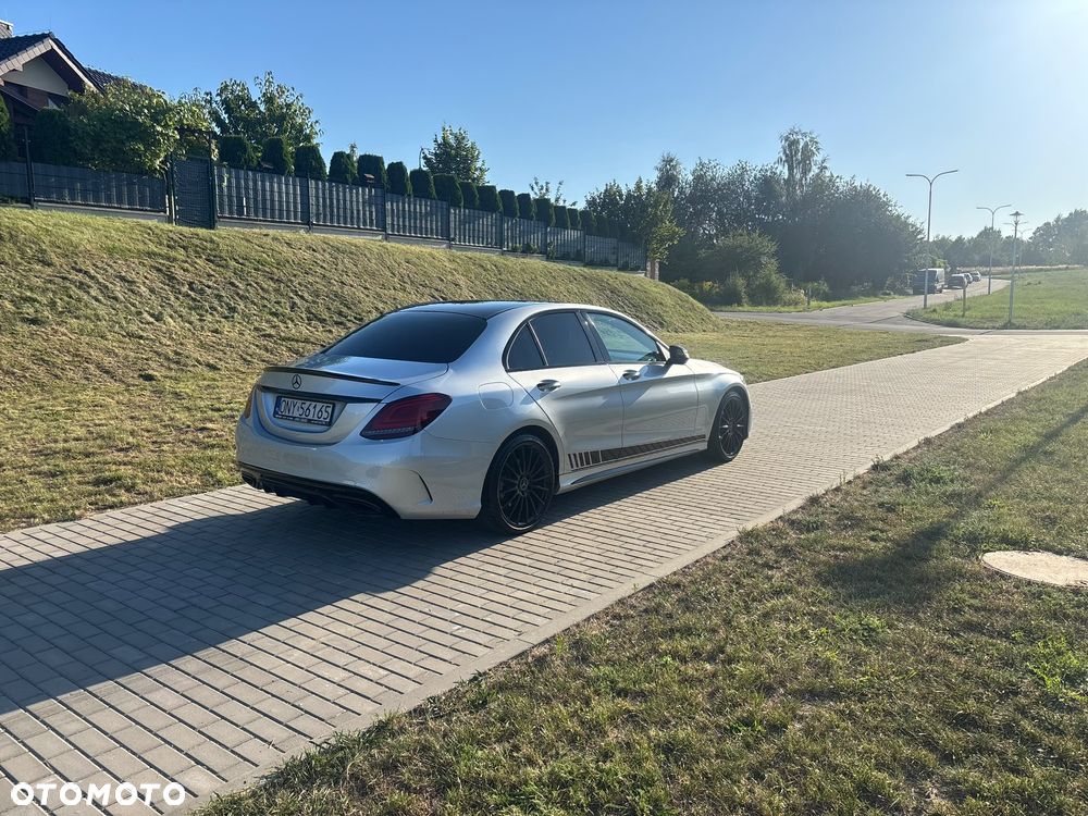 Mercedes-Benz Klasa C 300 9G-TRONIC - 10