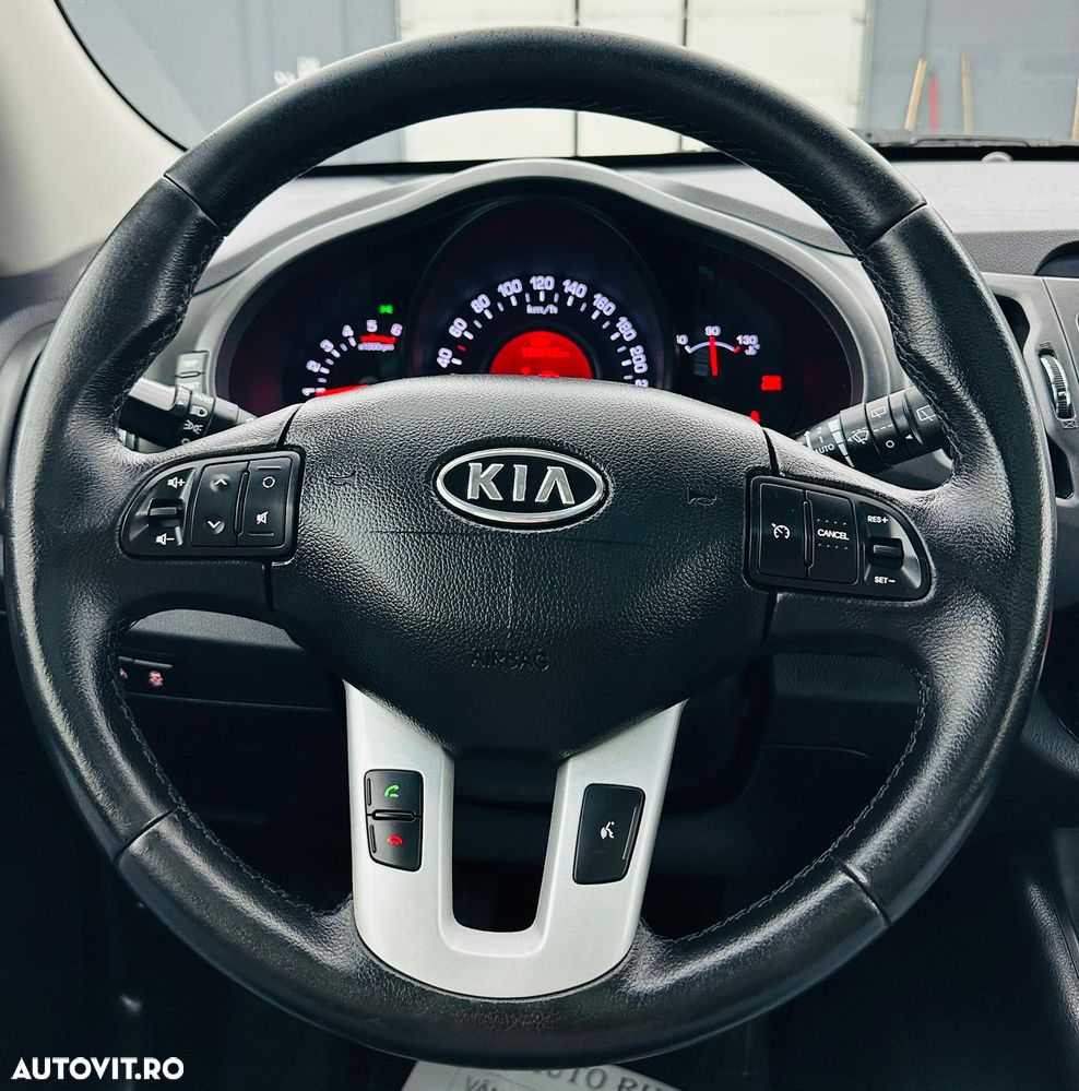 Kia Sportage 1.7 CRDI 2WD ISG Dream-Team Edition - 36