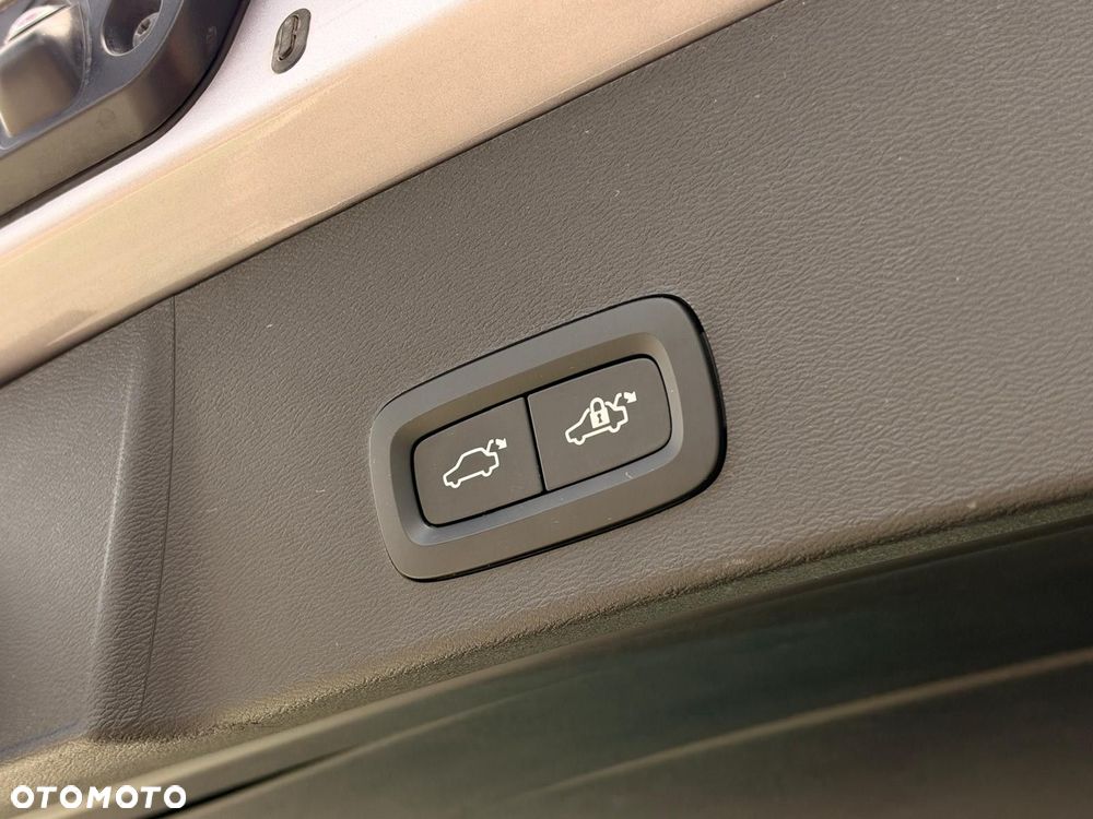 Volvo XC 40 - 33