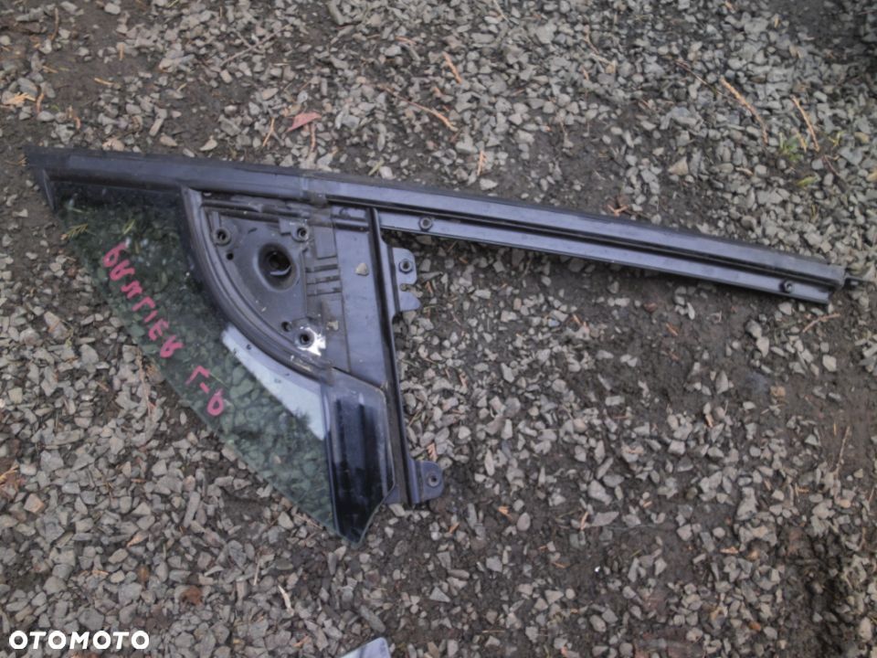 SZYBA BOCZNA LEWA PRZÓD CITROEN C3 PLURIEL - 1