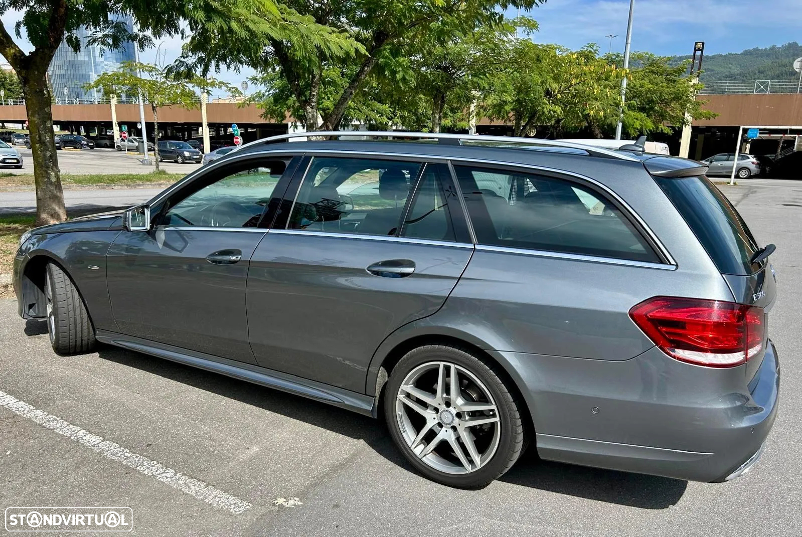 Mercedes-Benz E 300 Bluetec Hybrid Avantgarde - 17