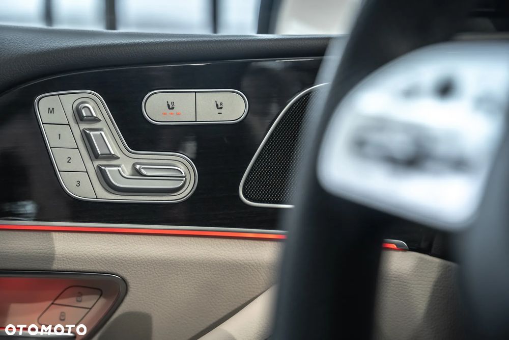 Mercedes-Benz GLS - 28