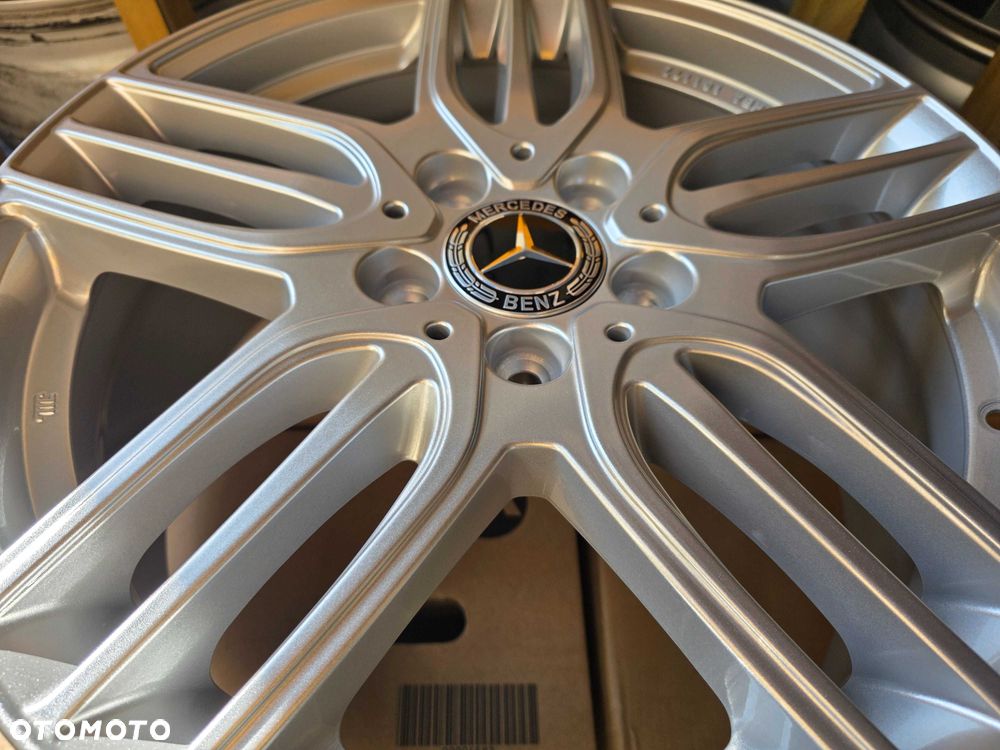 [N53] 18 Cali 5x112 Felgi aluminiowe Mercedes Klasa A B C 7,5Jx18H2 ET40 <-- Komplet Nowe