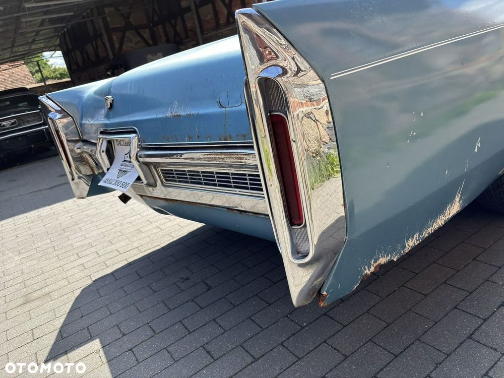 Cadillac Deville - 20