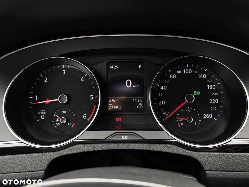 Volkswagen Passat 2.0 TDI SCR Comfortline DSG - 16