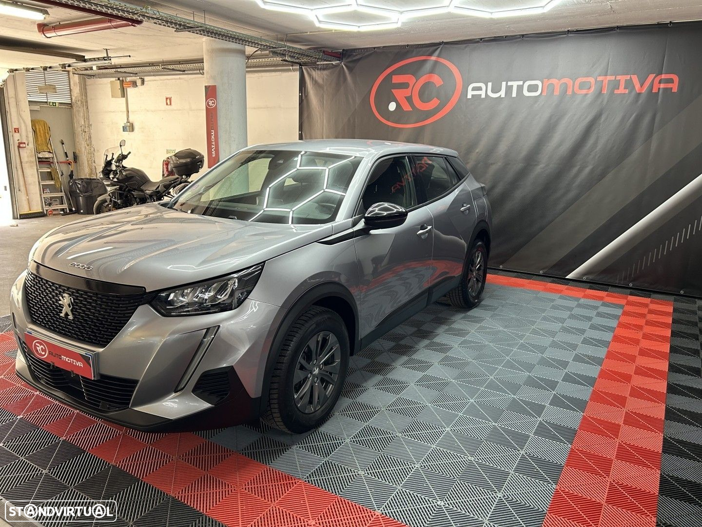 Peugeot 2008 1.2 PureTech Active EAT8 - 3