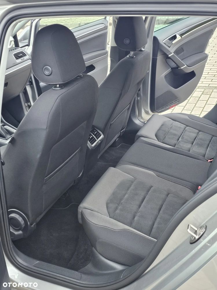 Volkswagen Golf - 30