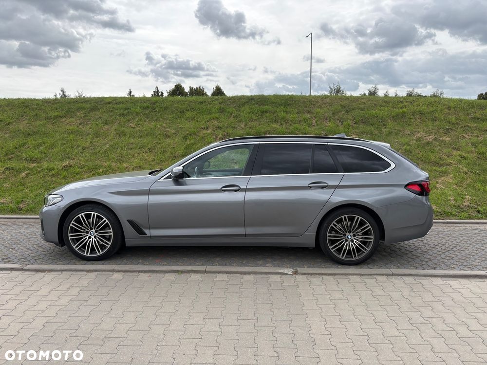 BMW Seria 5 520d xDrive - 6