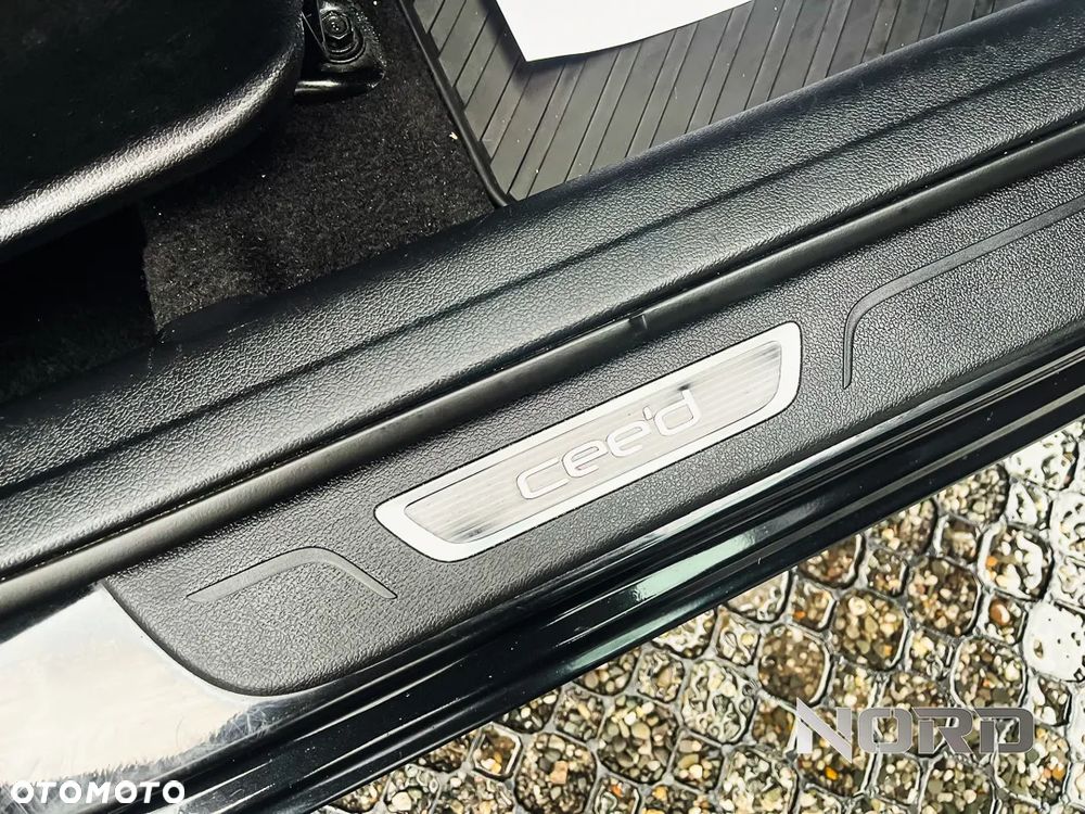 Kia Ceed Cee'd 1.6 CRDi M - 13