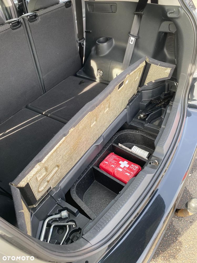 Toyota Verso 1.8 Premium 7os - 34