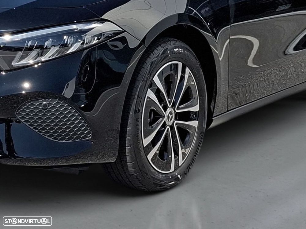 Mercedes-Benz a-250-limousine e - 4