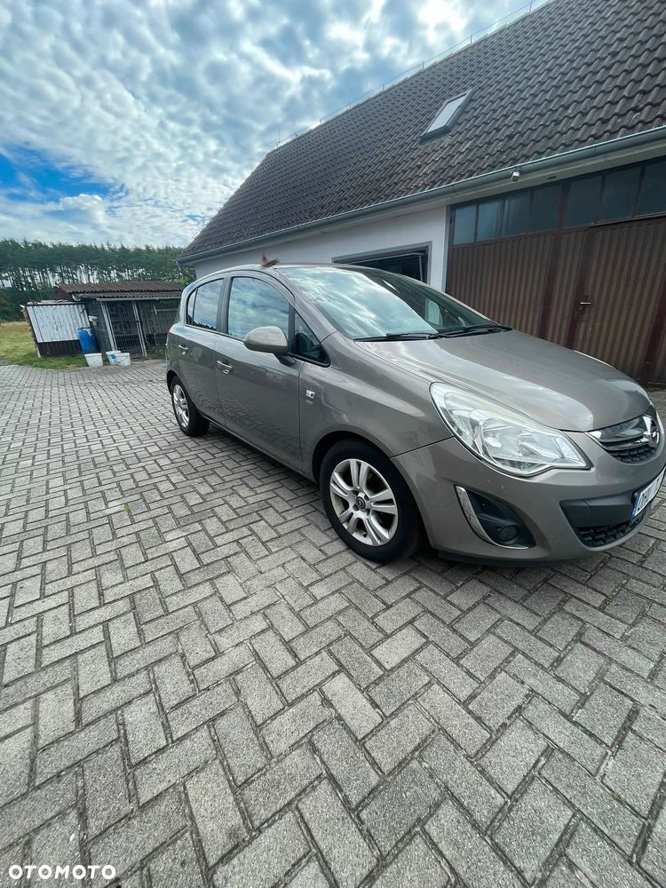 Opel Corsa 1.4 16V Cosmo - 8