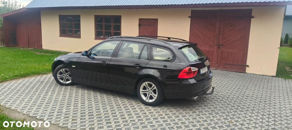 BMW Seria 3 318d - 4