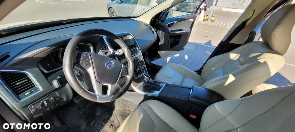 Volvo XC 60 T5 Drive-E Ocean Race - 13