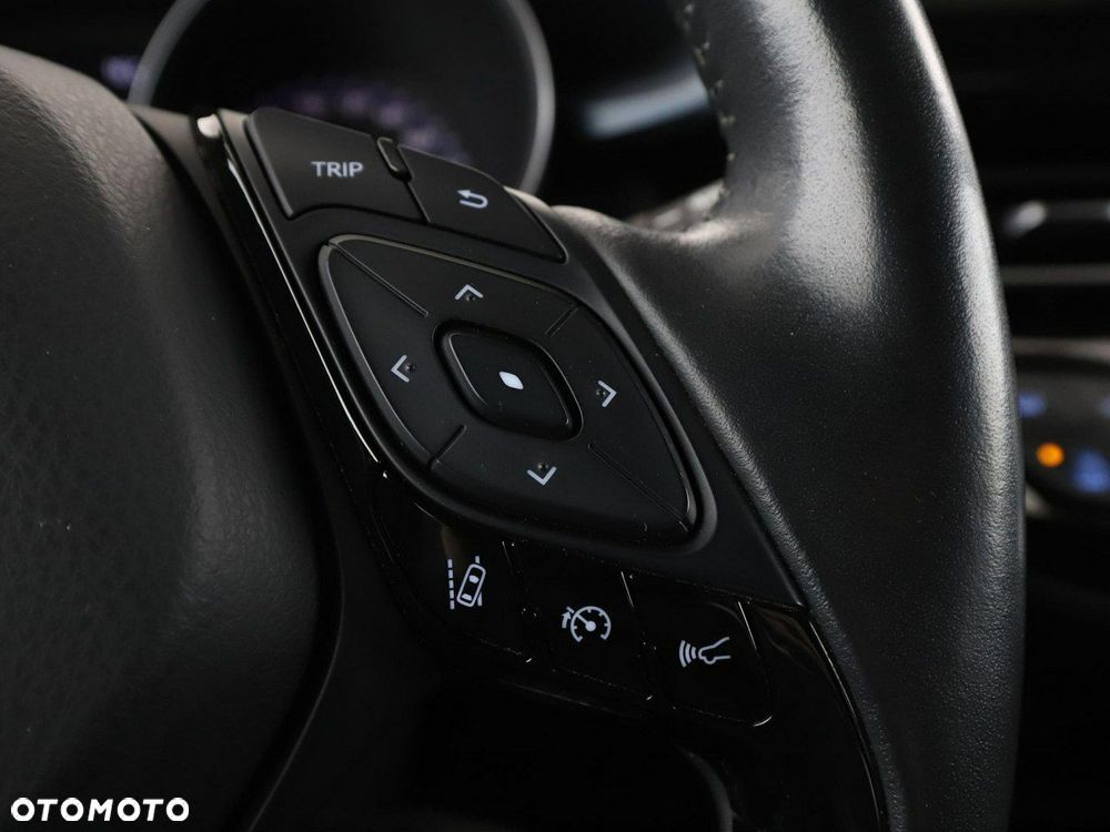 Toyota C-HR 2.0 Hybrid Executive - 29
