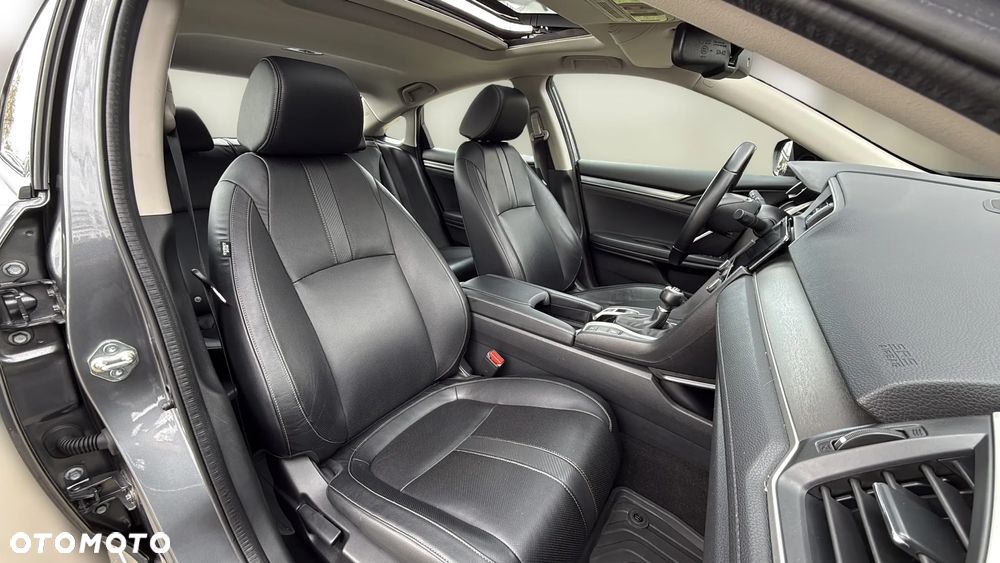 Honda Civic 1.5 T Executive - 19