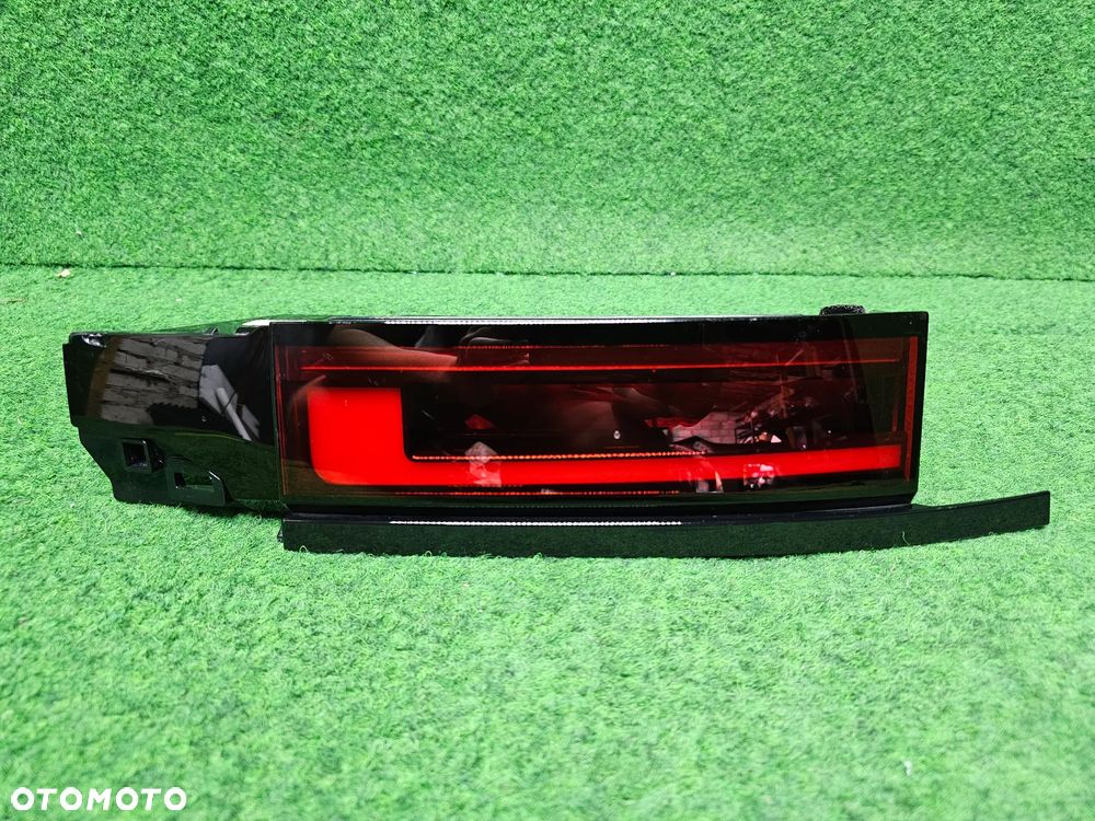 RANGE ROVER SPORT III L461 ---> ORYGINALNA LAMPA PRAWY TYŁ LED