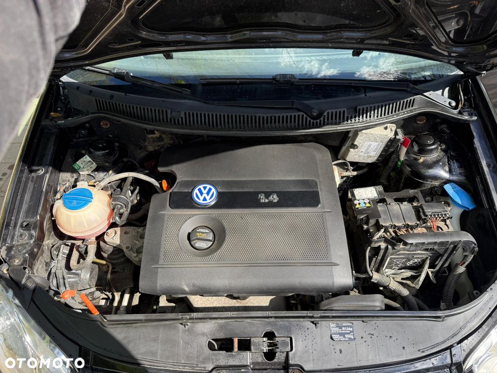 Volkswagen Polo 1.4 16V Comfortline - 17