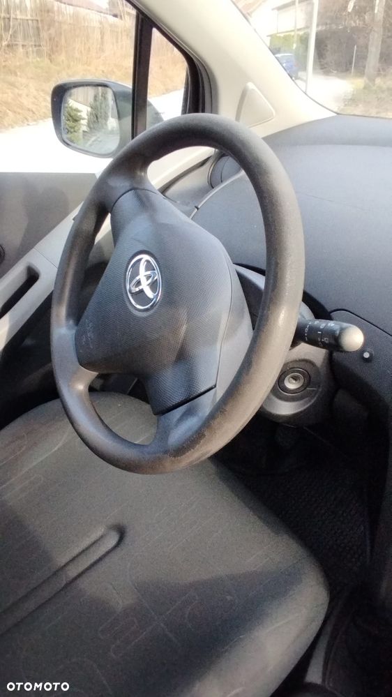 Toyota Yaris 1.0 Luna A/C - 4