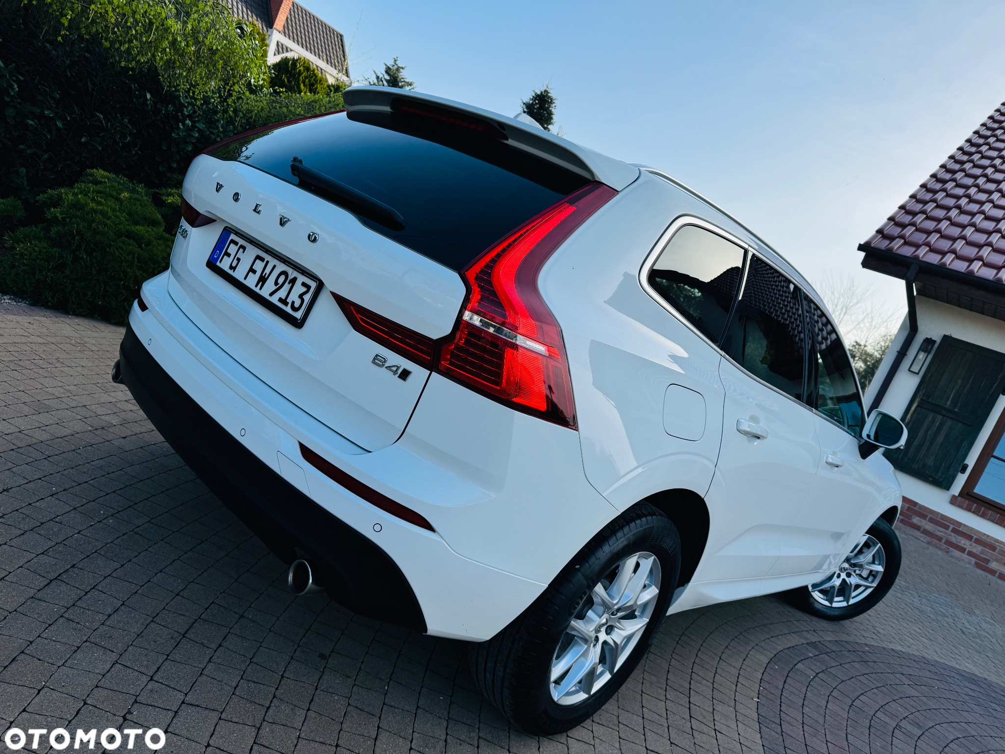 Volvo XC 60 B4 D AWD Geartronic Momentum Pro - 23